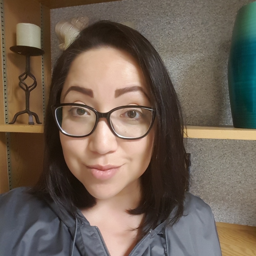 Meet your Posher, Eva